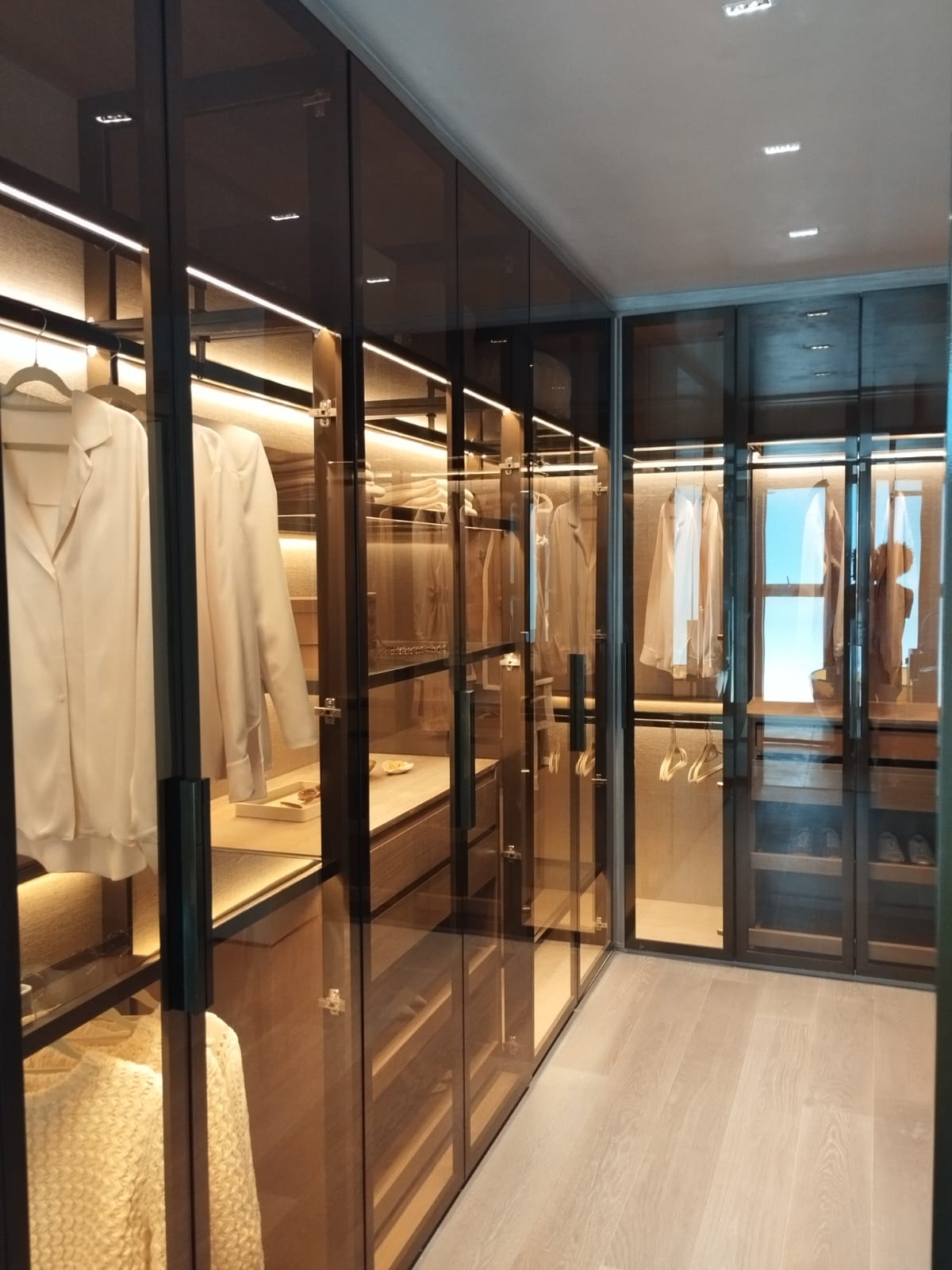 Closet envidraçado com LED